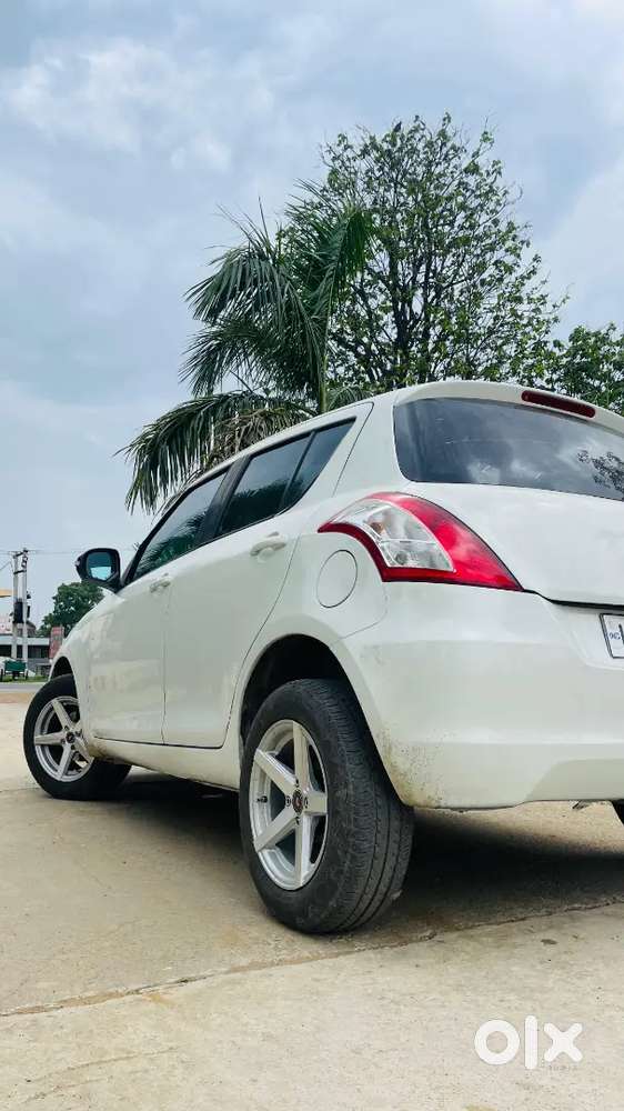 Maruti Suzuki Swift Vxi 2012