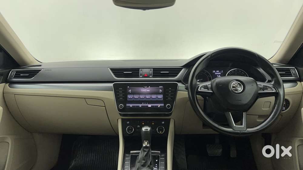 Skoda Superb [2014-2016] 1.8 Style Tsi At, 2018, Petrol