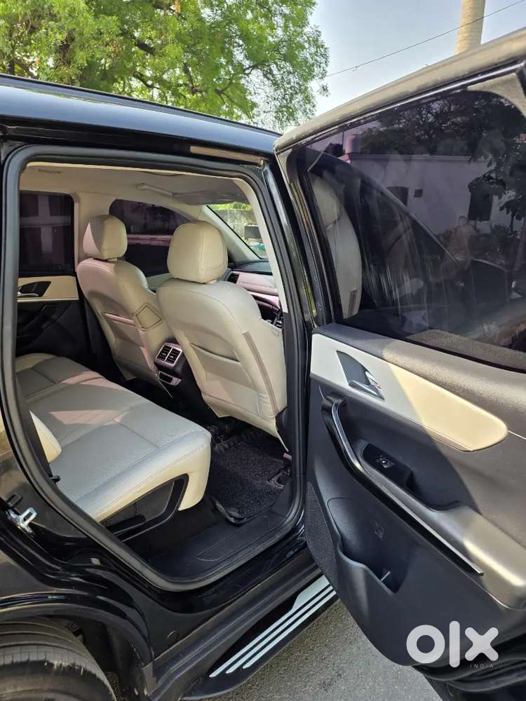 Mahindra Xuv700 2025 Diesel Well Maintained