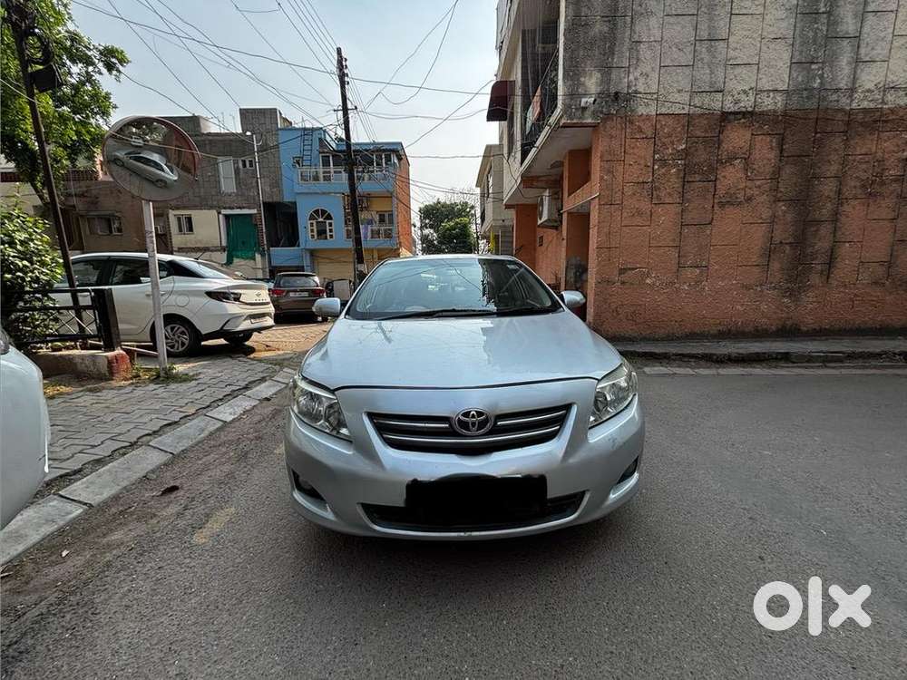 Toyota Corolla Altis 2010 Petrol Well Maintained