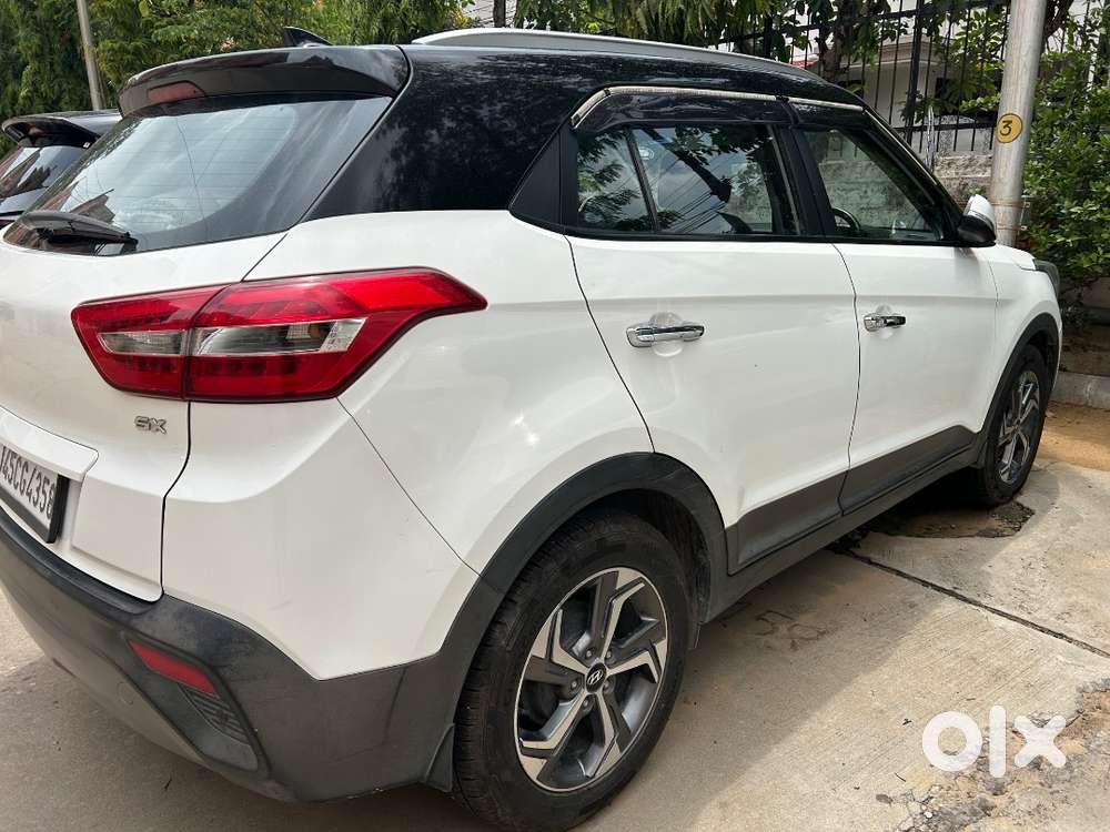 Creta 1.6 Petrol Dual Tone