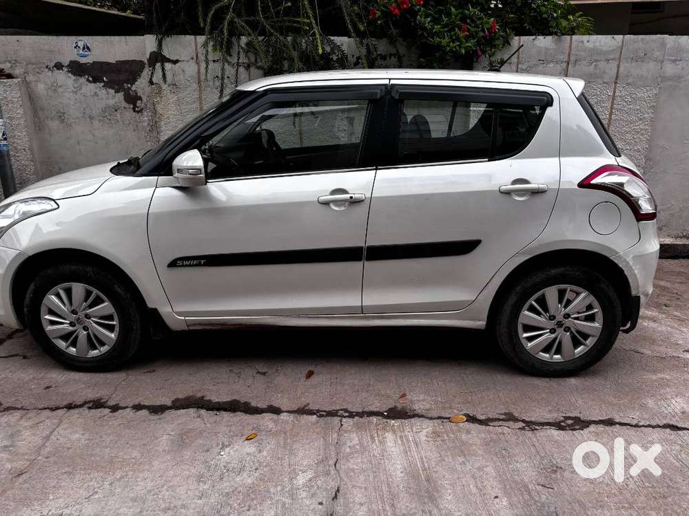 Maruti Suzuki Swift 2017 Petrol 70000 Km Driven