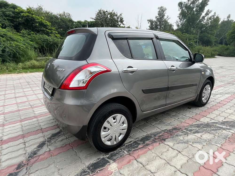 Maruti Suzuki Swift Lxi Optional-o, 2017, Petrol