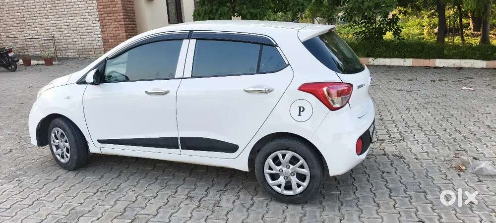 Hyundai Grand I10 Sportz Petrol 2017 Bima Valid Well Maintain Car