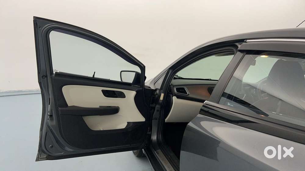 Tata Altroz 1.2 Xm Plus, 2022, Petrol