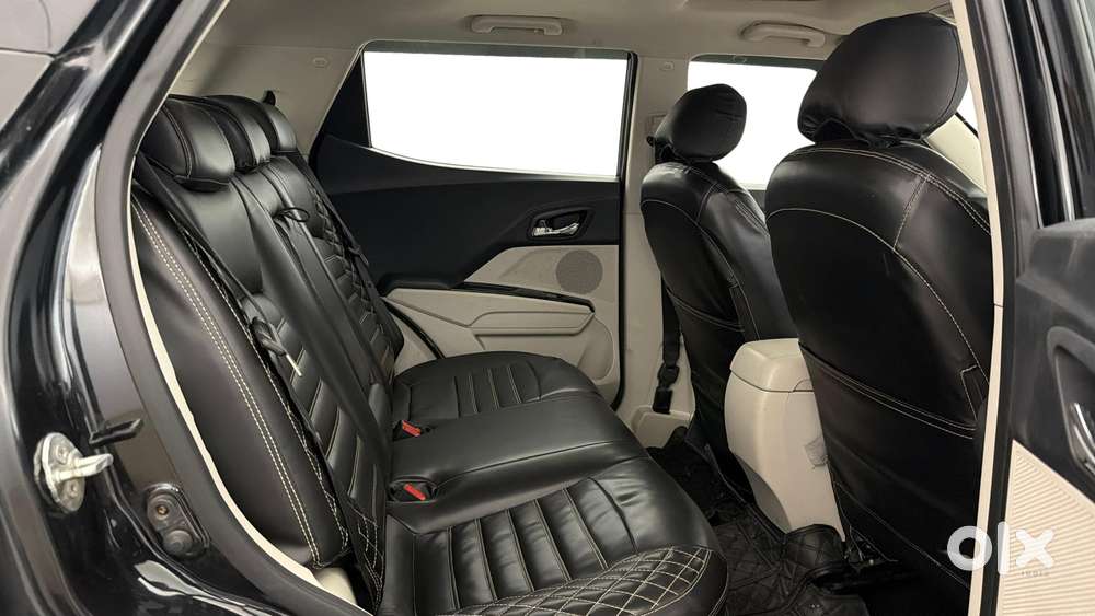 Mahindra Xuv300 W8 Option, 2023, Petrol