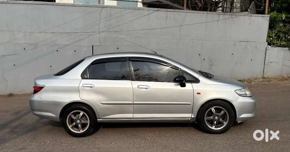 Honda City Zx 2006 Petrol Well Maintained
