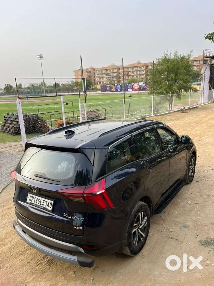 Mahindra Xuv700, Petrol Manual, Midnight Black (dark Blue).