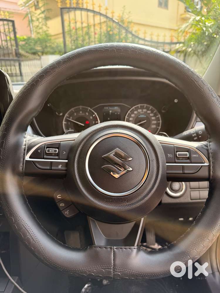Maruti Suzuki Brezza Zxi Automatic 2026 – Almost Brand New