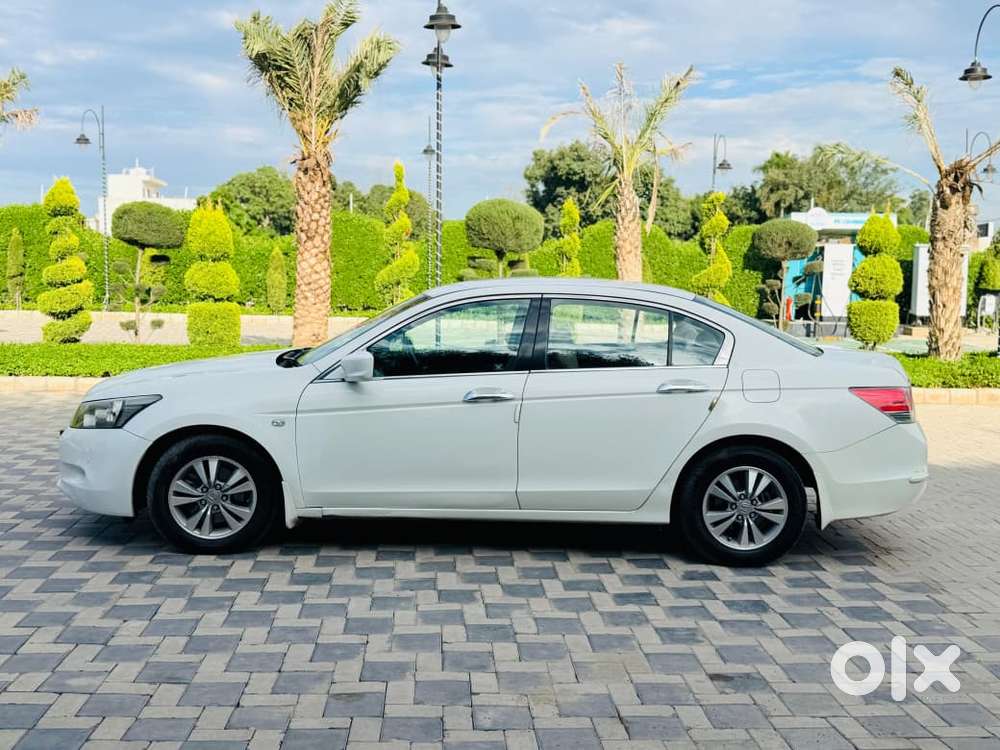 Honda Accord 2.4 Manual, 2009, Petrol
