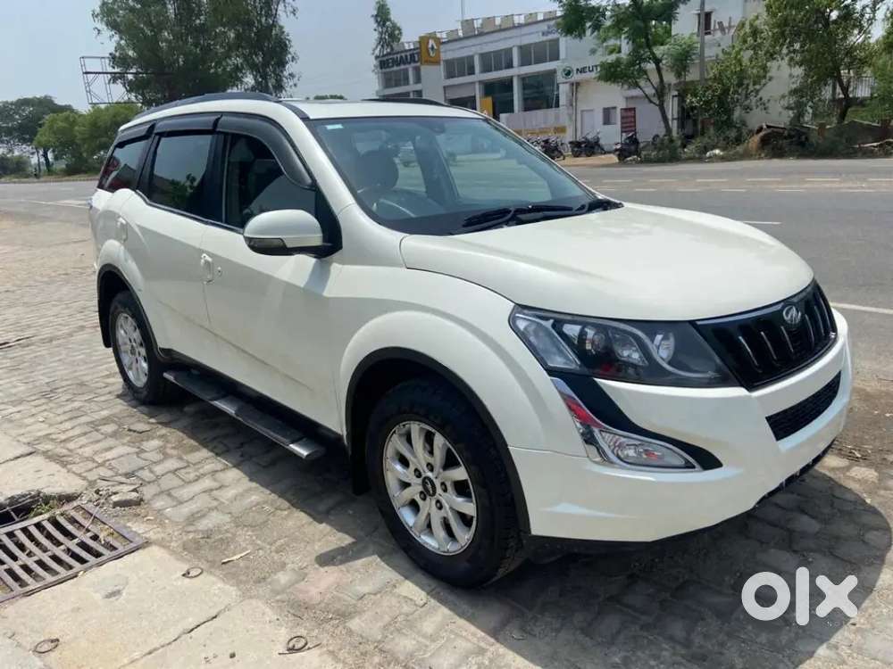 Mahindra Xuv500 2016 Diesel 125000 Km Driven