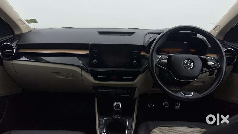 Skoda Slavia Style 1.0l Tsi Mt, 2022, Petrol