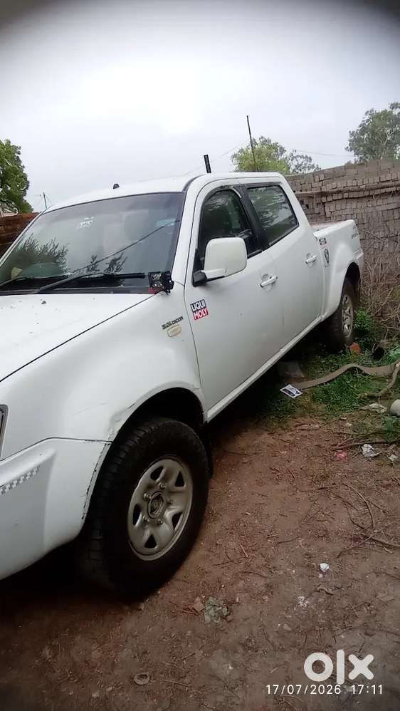 Tata Xenon 2018