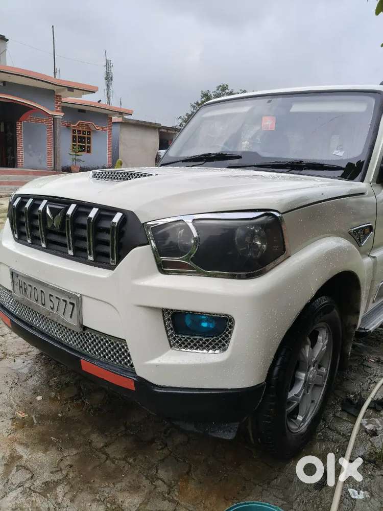 Mahindra Scorpio S4 Diesel 2015