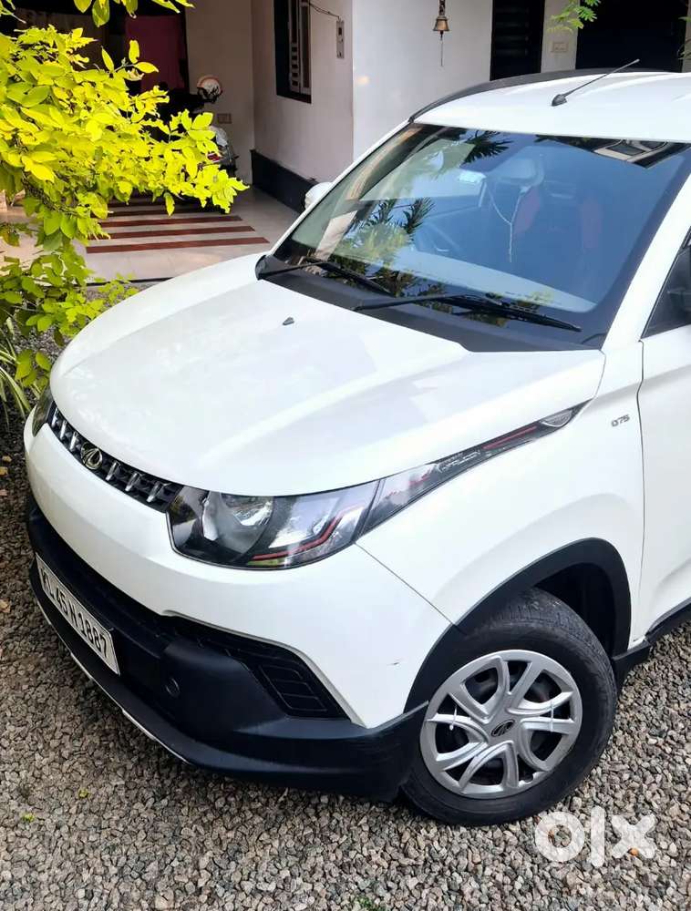 Mahindra Kuv 100