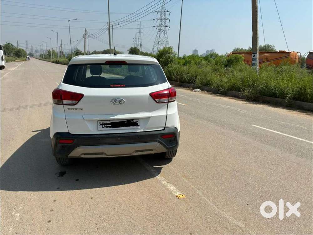 White Hyundai Creta