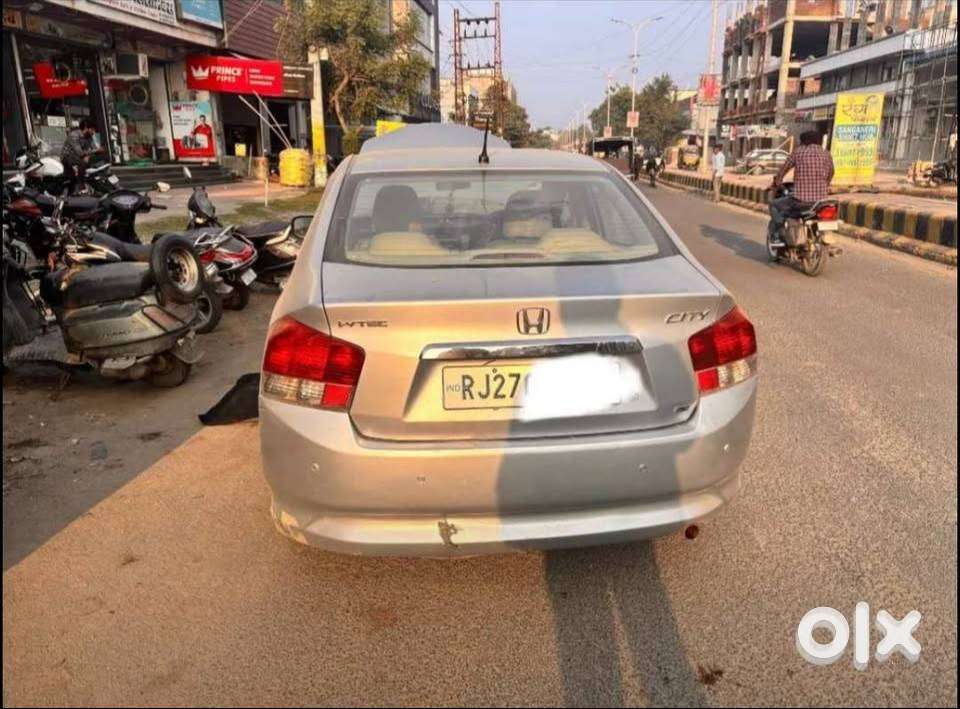 Honda City 2009  Petrol + Lpg  3rd Owner  1,35,000 Km  Excellent