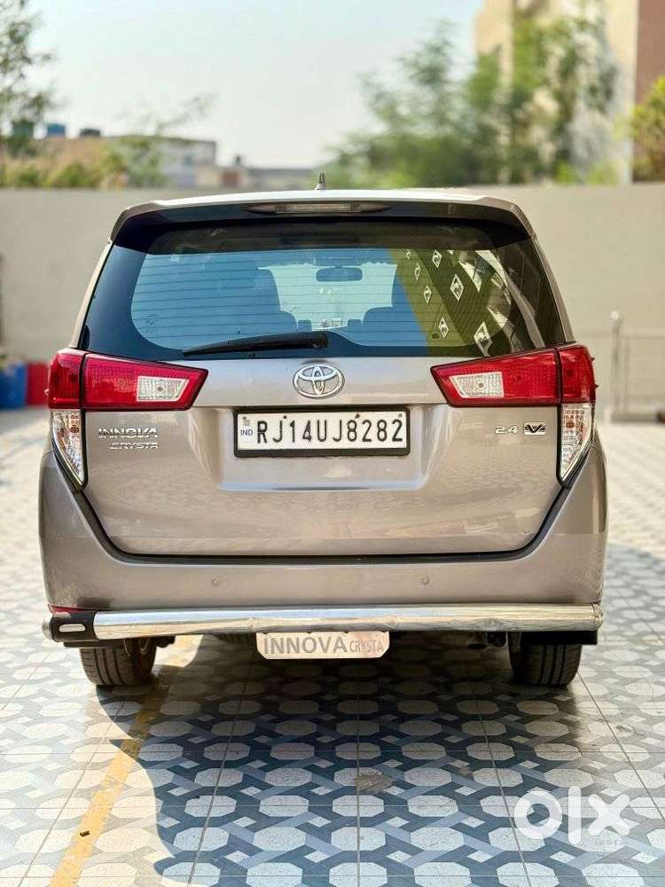 Toyota Innova Crysta 2.4 V, 2016, Diesel