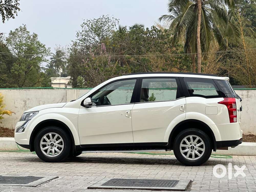 Mahindra Xuv500 2.2 W10, 2015, Petrol