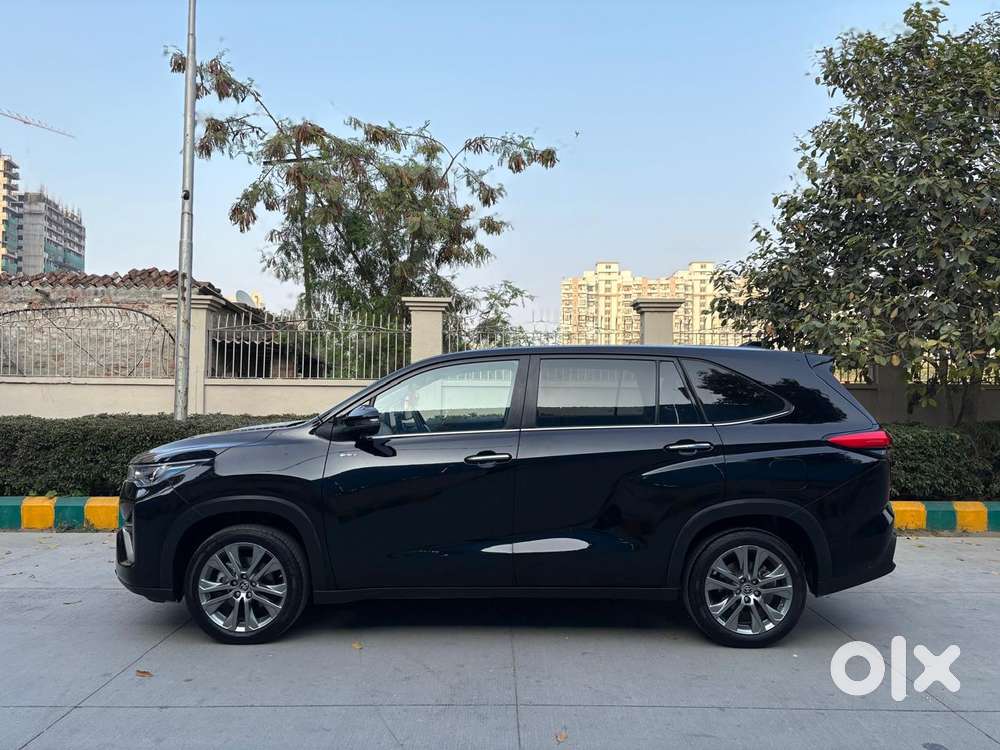 Toyota Innova Hycross 2.0 Zx (o) Hybrid 7 Str, 2025, Petrol