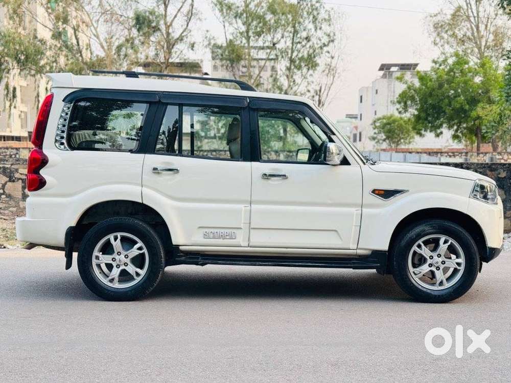 Mahindra Scorpio, 2017