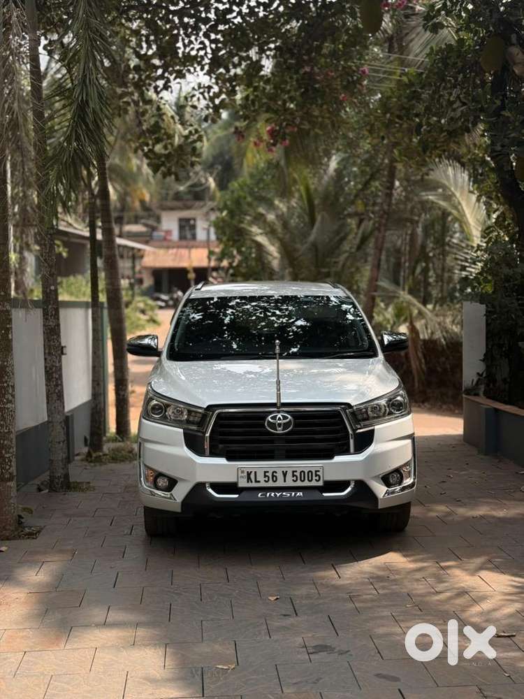 Toyota Innova Crysta 2023