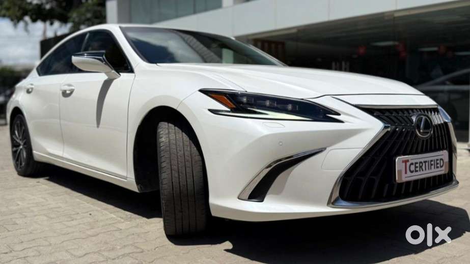 Lexus Es 300h Luxury, 2023, Petrol