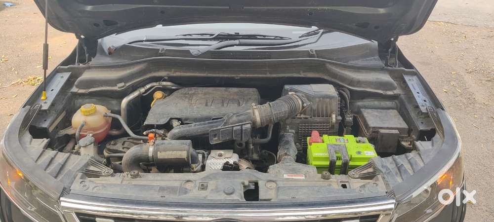 Mahindra Xuv300 W6, 2022, Petrol