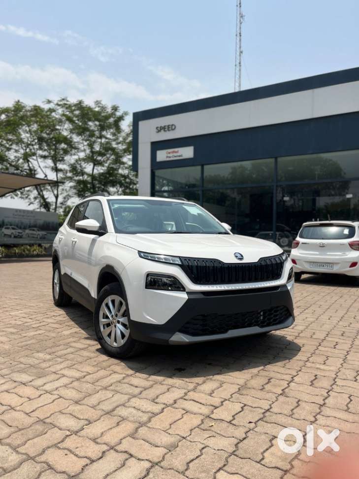 Skoda Kylaq Signature, 2025, Petrol