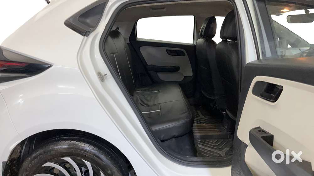 Tata Altroz 1.2 Xm Plus, 2021, Petrol