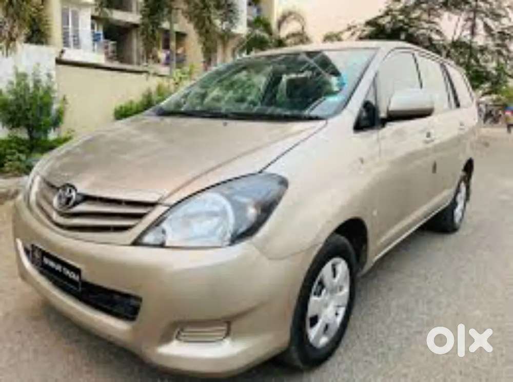 Toyota Innova 2.5 V 2012