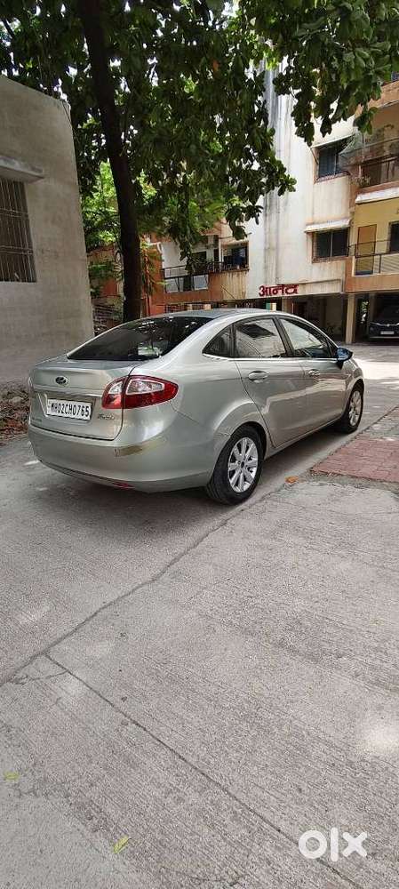 Ford Fiesta Petrol Titanium Plus, 2012, Cng & Hybrids