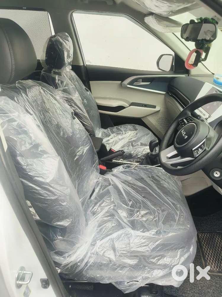 New Kia Carens 2025 Petrol 4081 Km Driven Show Room Condition