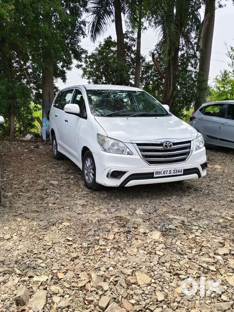 Toyota Innova 2015