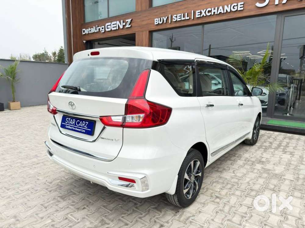 Toyota Rumion V At, 2023, Petrol