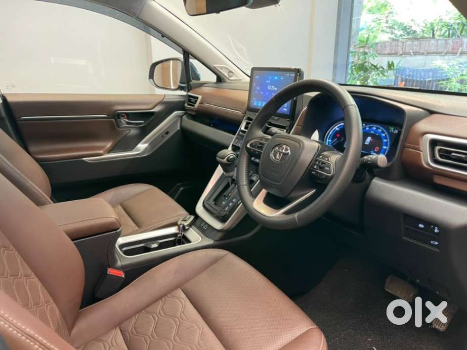 Toyota Innova Hycross 2.0 Zx (o) Hybrid 7 Str, 2024, Cng & Hybrids