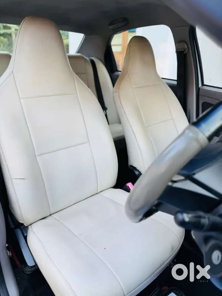 Toyota Etios 1.5 V 2011