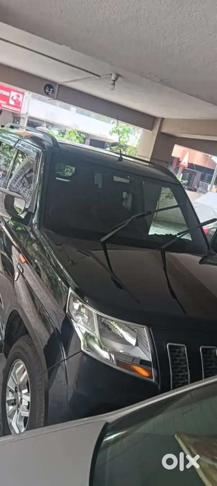 Mahendra Tuv 300