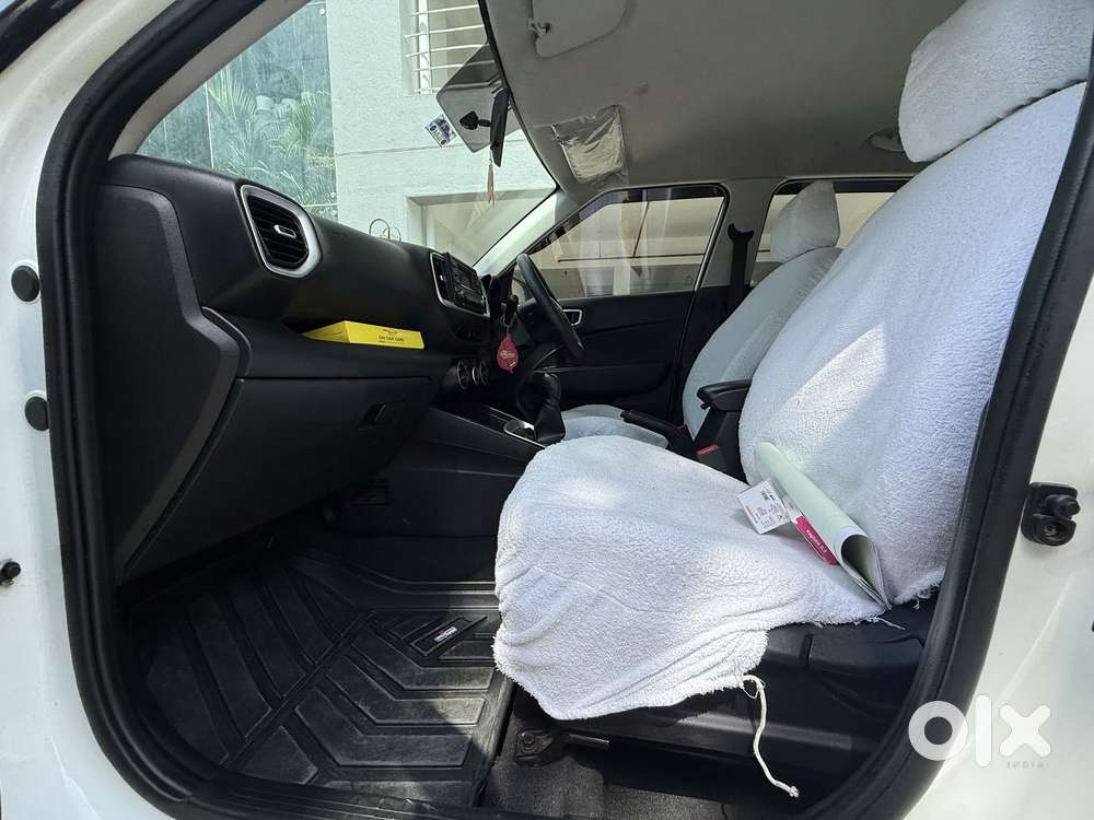 Hyundai Venue 1.2 S (o), 2021, Petrol