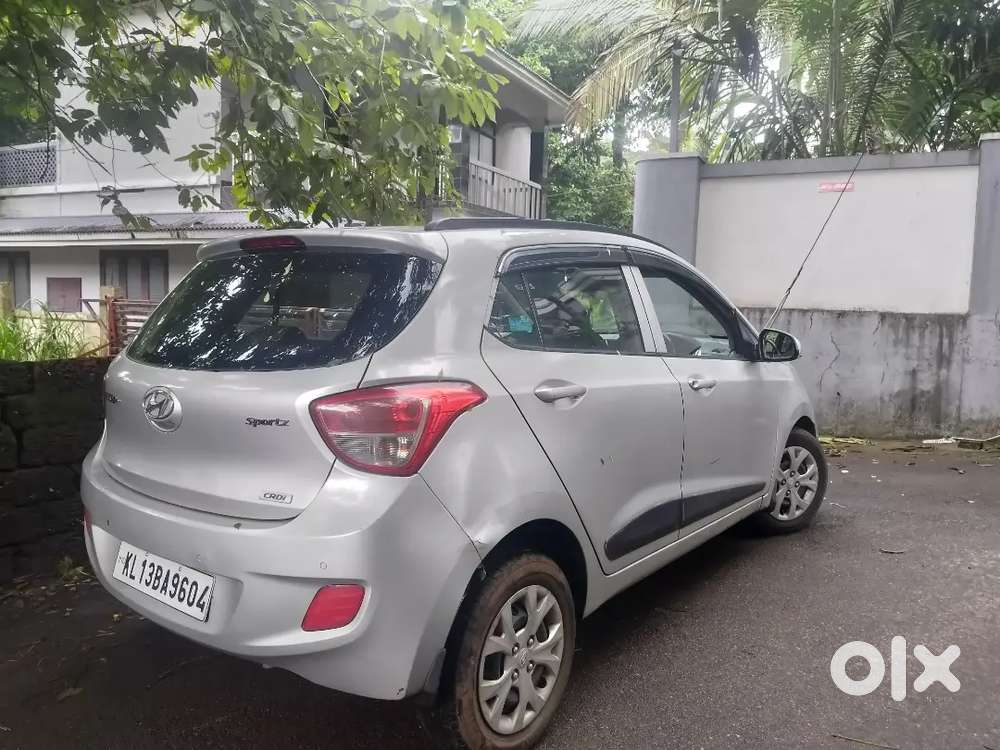 Hyundai I10 Sportz Diesel 2015 72km Driven Neat Vehicle