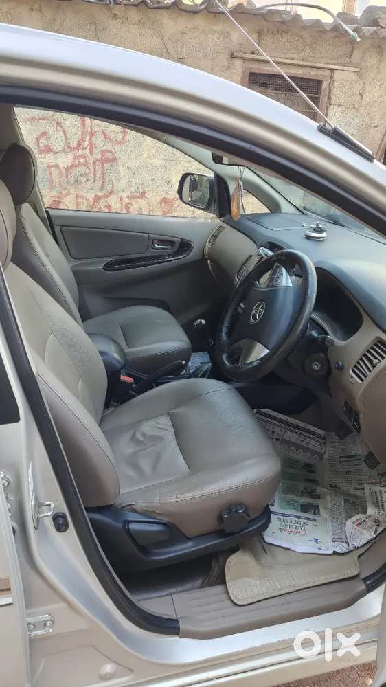 Toyota Innova 2015