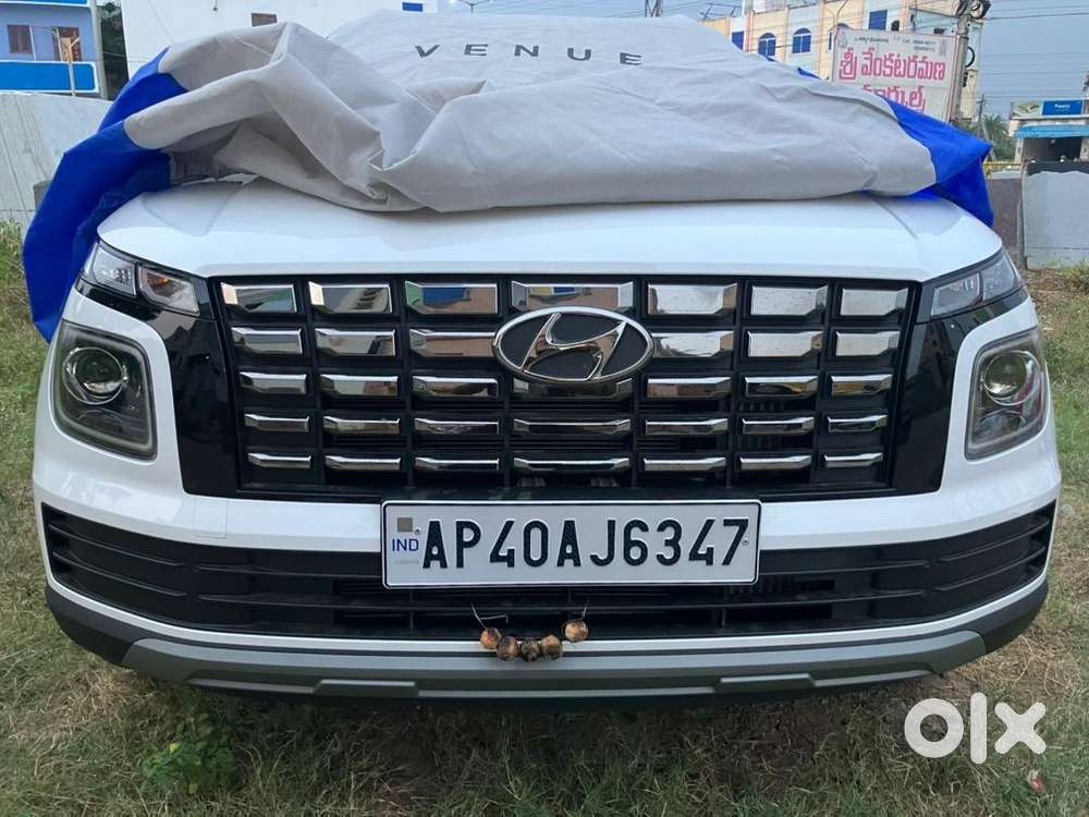 Hyundai Venue 2023 Diesel 27000 Km Driven
