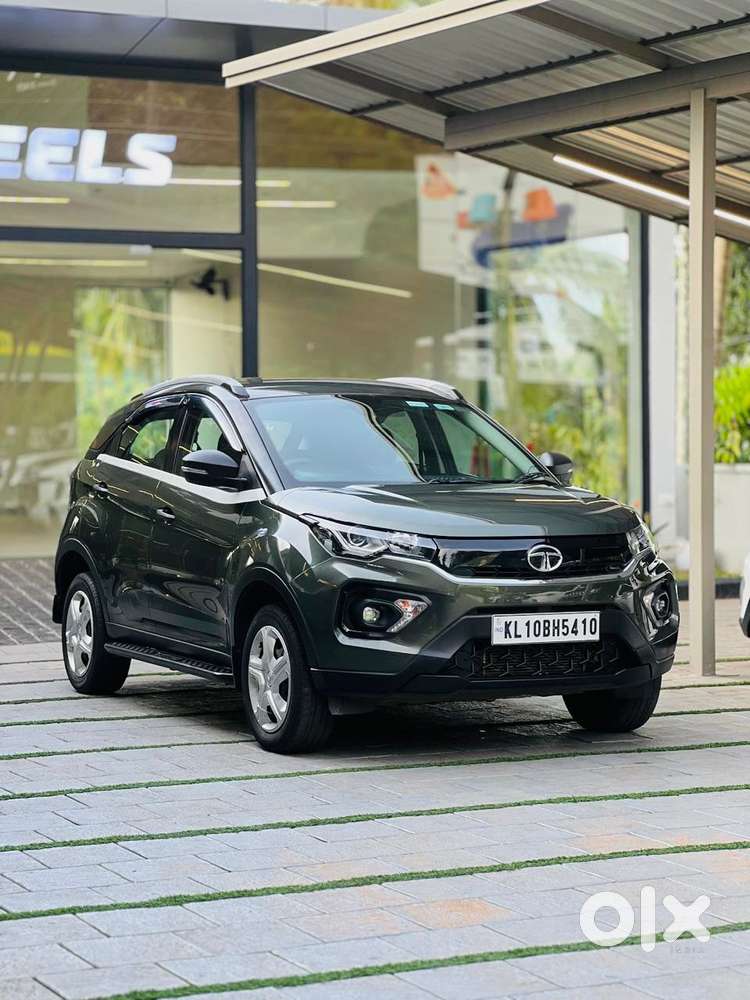 Tata Nexon 1.2 Revotron Xma Amt (s), 2023, Petrol