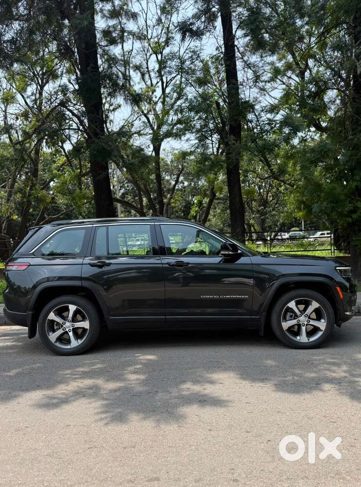 Jeep Grand Cherokee Limited (o) 4x4 At, 2022, Petrol
