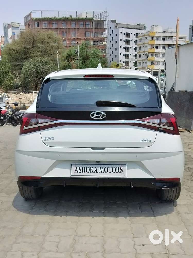 Hyundai I20 Asta (o) 1.2 Ivt, 2022, Petrol