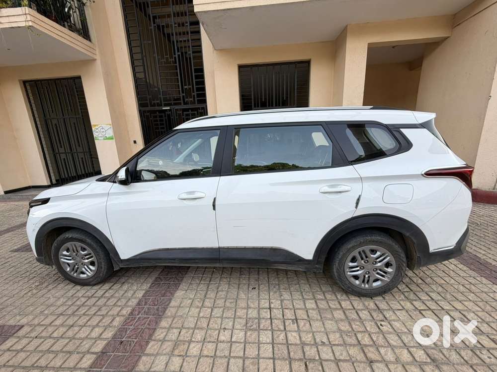2023 Kia Carens Prestige 1.5 Petrol Manual 7-seater  1st Owner