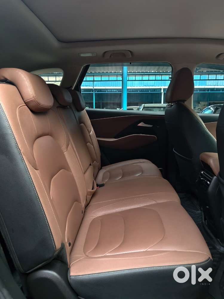 Mg Hector Plus Sharp Pro 1.5 Turbo Petrol 7 Str Dual Tone, 2023, Pet..
