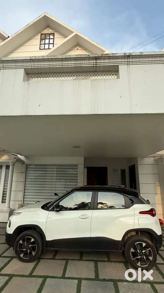 Tata Punch 2025 Petrol 4800 Km Driven Automatic
