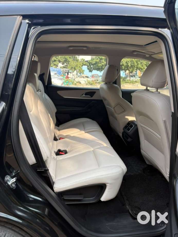 Mahindra Xuv700 Ax7 Luxury Pack Awd, 2024, Diesel