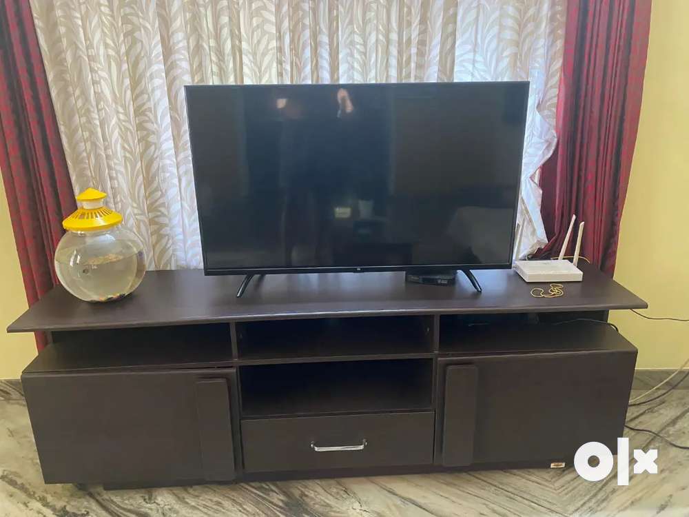 Olx shop tv table